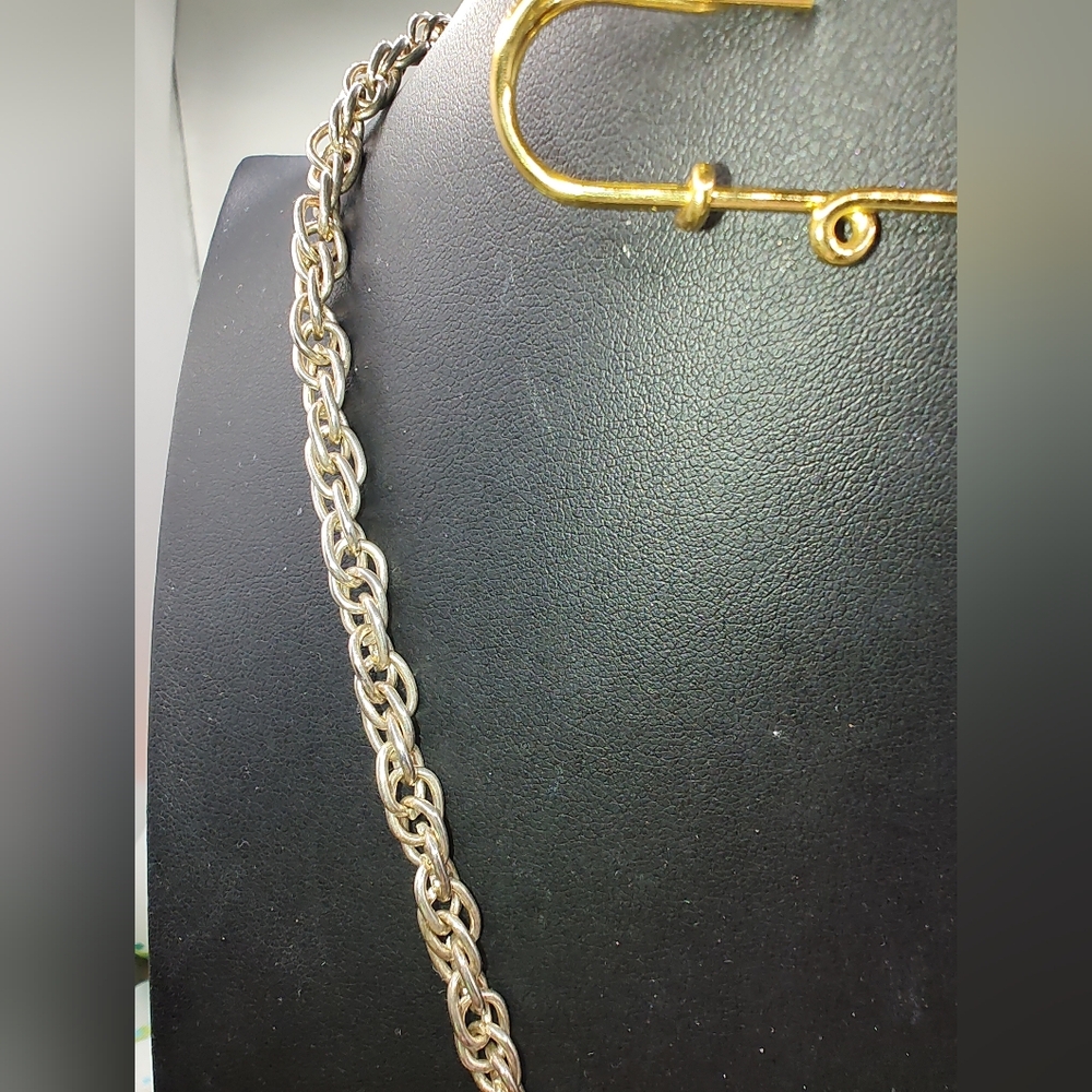Beautiful Bold Vintage Soft Gold Tone Cross On A Chunky Chain - Picture 5 of 8
